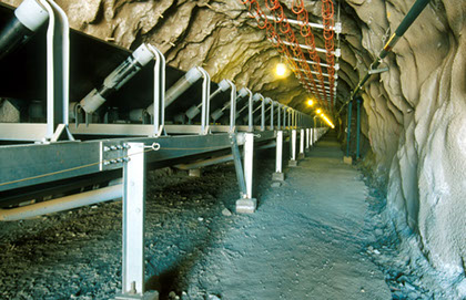 St 7800 conveyor belt in tunnel